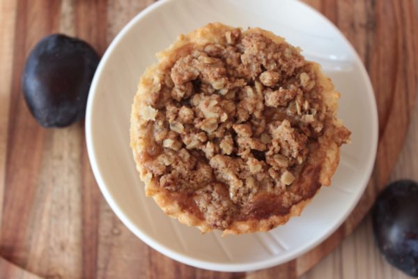 Pflaume-Zimt-Muffins mit Haferflockenstreusel - jessys-kuechenkunst